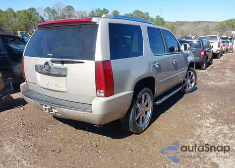 2007 Cadillac Escalade Standard z USA, uszkodzony, nr VIN 1GYFK63887R312348